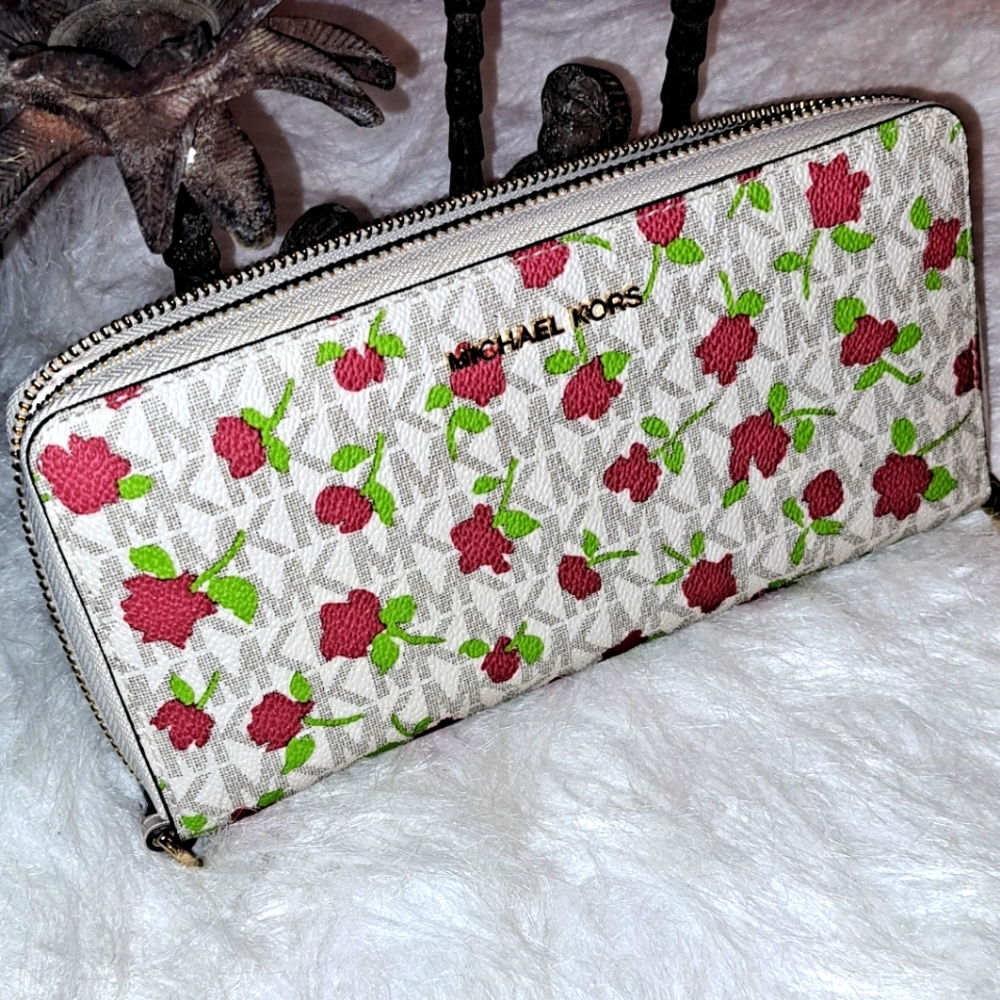 Michael Kors White and Floral New Wallet. Gold Tone Zip and Nameplate